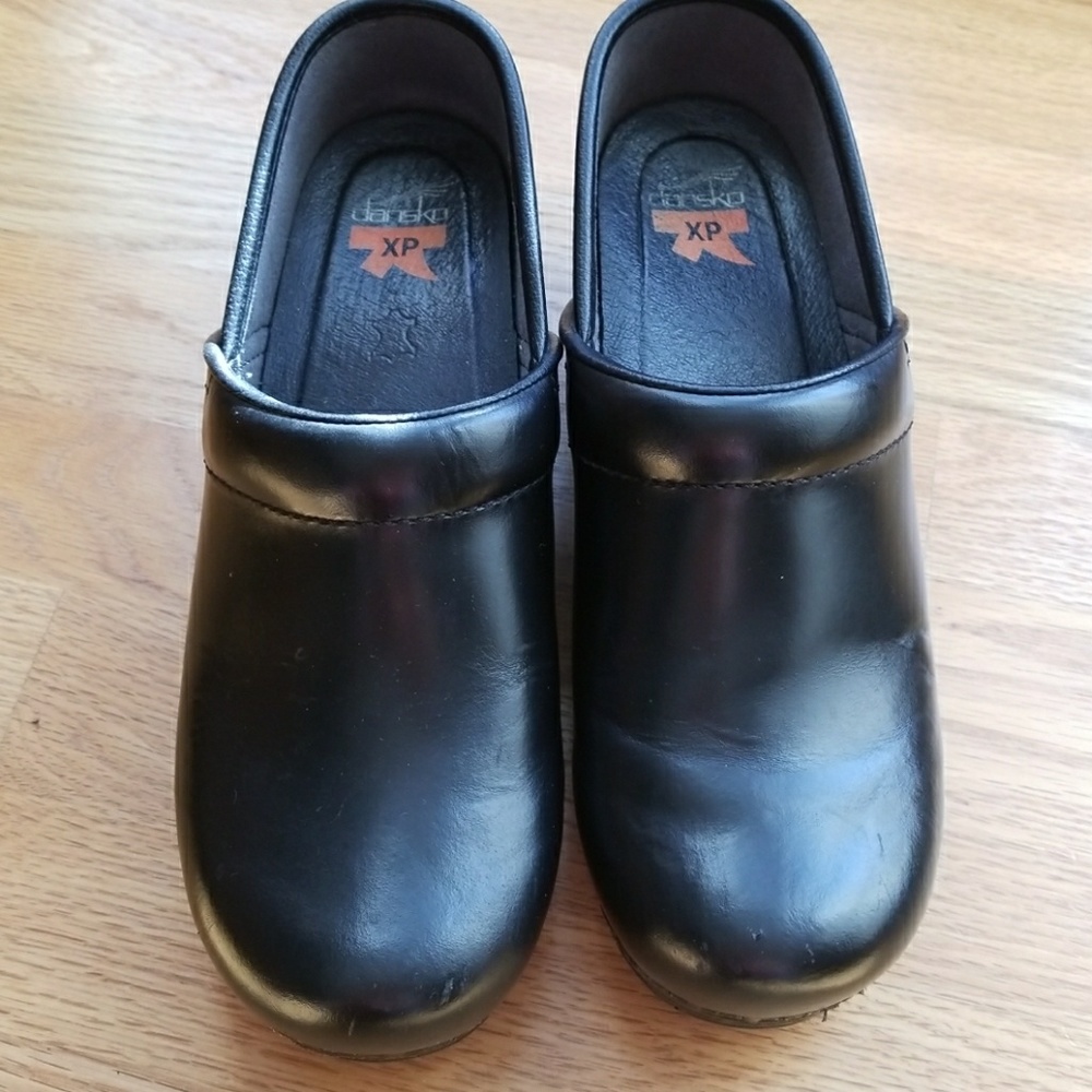 Dansco XP black shoes
